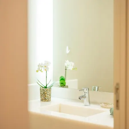 شقة Sea View - 3 Pools - Parking - Gym - Supermarket - Prime Location فونشال