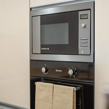 Sea View - 3 Pools - Parking - Gym - Supermarket - Prime Location Funchal (Madeira)