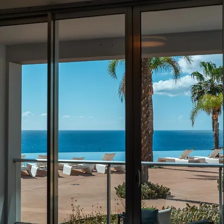 Sea View - 3 Pools - Parking - Gym - Supermarket - Prime Location Lägenhet Funchal (Madeira)