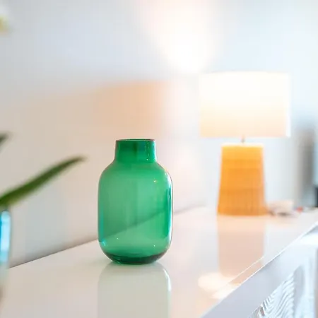 Sea View - 3 Pools - Parking - Gym - Supermarket - Prime Location Lägenhet