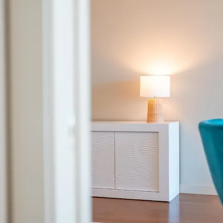 Sea View - 3 Pools - Parking - Gym - Supermarket - Prime Location Lägenhet Funchal (Madeira)