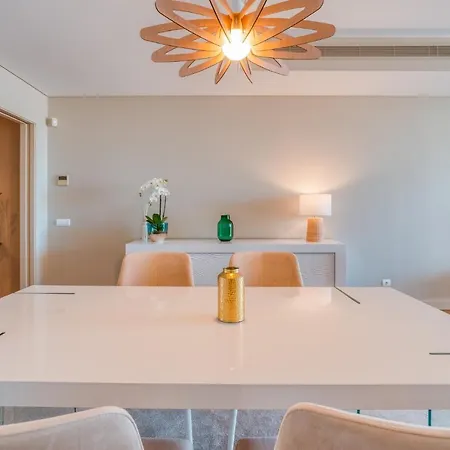 Sea View - 3 Pools - Parking - Gym - Supermarket - Prime Location