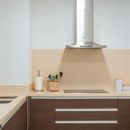 Sea View - 3 Pools - Parking - Gym - Supermarket - Prime Location *