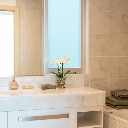 Apartman Sea View - 3 Pools - Parking - Gym - Supermarket - Prime Location *