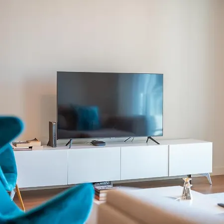 Sea View - 3 Pools - Parking - Gym - Supermarket - Prime Location Фуншал