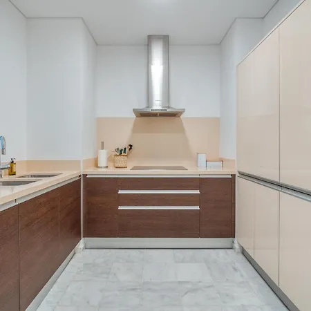 Sea View - 3 Pools - Parking - Gym - Supermarket - Prime Location * Funchal