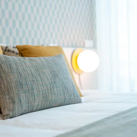 Sea View - 3 Pools - Parking - Gym - Supermarket - Prime Location