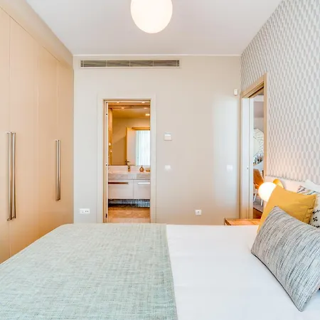 Sea View - 3 Pools - Parking - Gym - Supermarket - Prime Location *