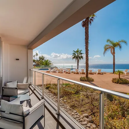 Sea View - 3 Pools - Parking - Gym - Supermarket - Prime Location