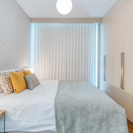 Sea View - 3 Pools - Parking - Gym - Supermarket - Prime Location * Фуншал