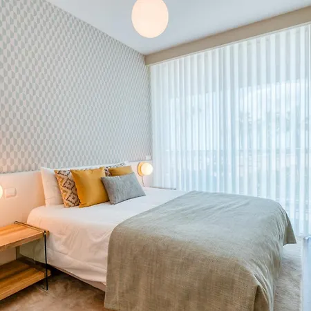 Sea View - 3 Pools - Parking - Gym - Supermarket - Prime Location *