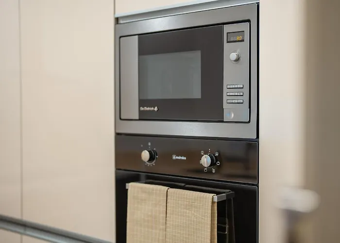 Sea View - 3 Pools - Parking - Gym - Supermarket - Prime Location Funchal (Madeira)