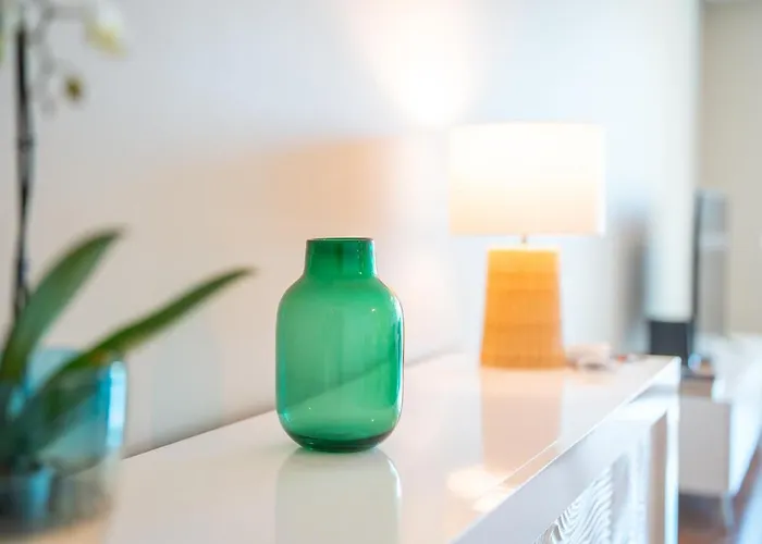 Sea View - 3 Pools - Parking - Gym - Supermarket - Prime Location Apartment