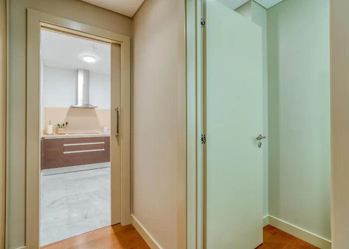 Sea View - 3 Pools - Parking - Gym - Supermarket - Prime Location Apartment Funchal (Madeira)