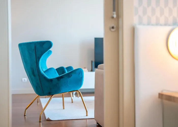 Sea View - 3 Pools - Parking - Gym - Supermarket - Prime Location Apartment