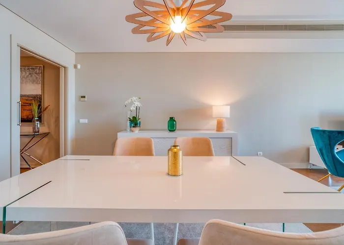 Sea View - 3 Pools - Parking - Gym - Supermarket - Prime Location