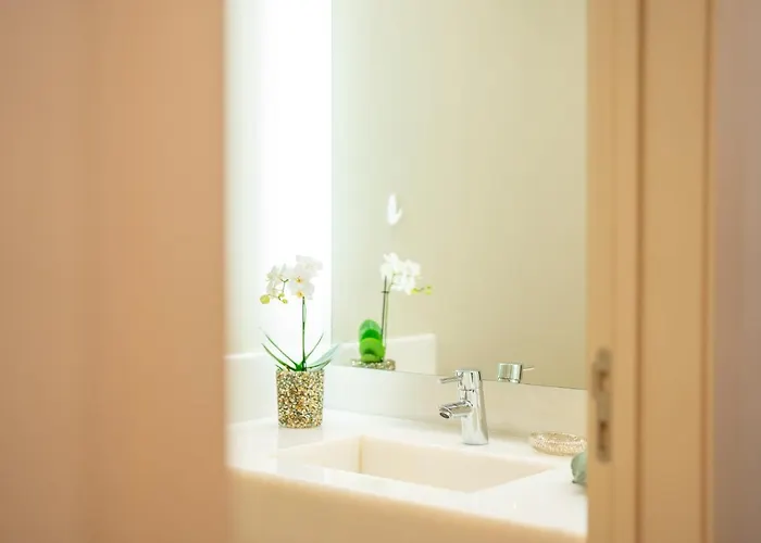 Apartment Sea View - 3 Pools - Parking - Gym - Supermarket - Prime Location Funchal (Madeira)