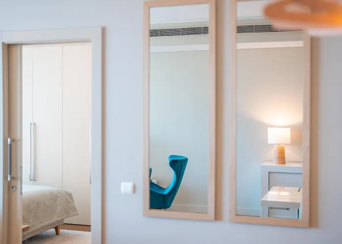 Apartment Sea View - 3 Pools - Parking - Gym - Supermarket - Prime Location