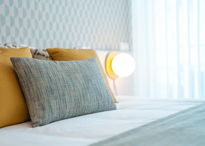 Sea View - 3 Pools - Parking - Gym - Supermarket - Prime Location