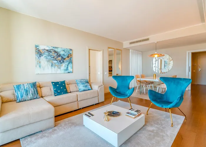 Apartment Sea View - 3 Pools - Parking - Gym - Supermarket - Prime Location *