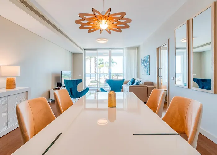 Sea View - 3 Pools - Parking - Gym - Supermarket - Prime Location