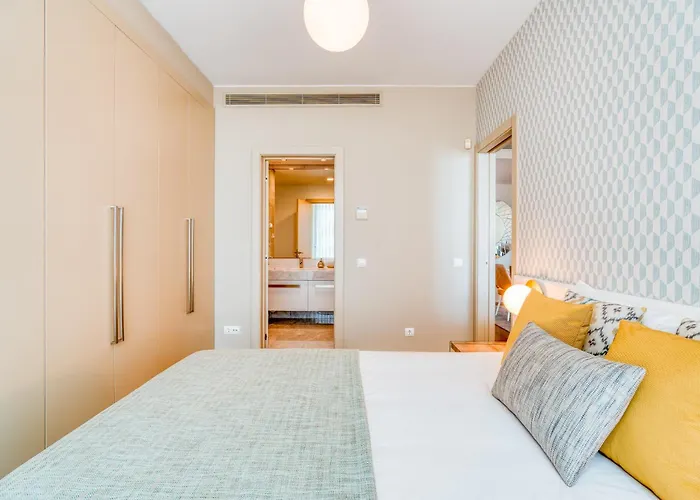 Sea View - 3 Pools - Parking - Gym - Supermarket - Prime Location *