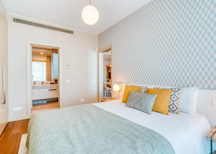 Apartment Sea View - 3 Pools - Parking - Gym - Supermarket - Prime Location Funchal (Madeira)