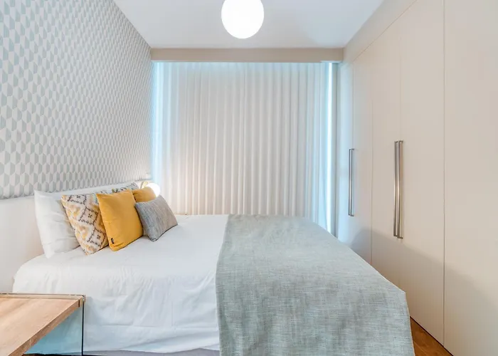 Sea View - 3 Pools - Parking - Gym - Supermarket - Prime Location * Funchal (Madeira)