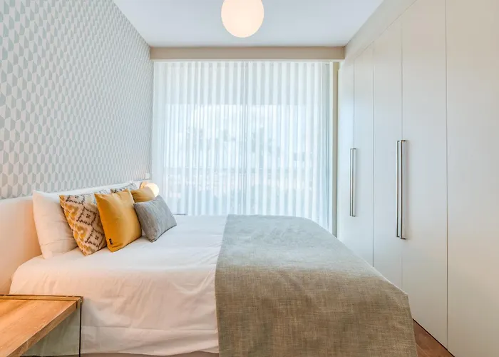 Sea View - 3 Pools - Parking - Gym - Supermarket - Prime Location Funchal (Madeira)