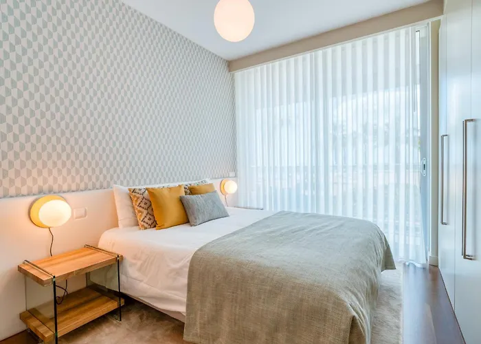 Sea View - 3 Pools - Parking - Gym - Supermarket - Prime Location *